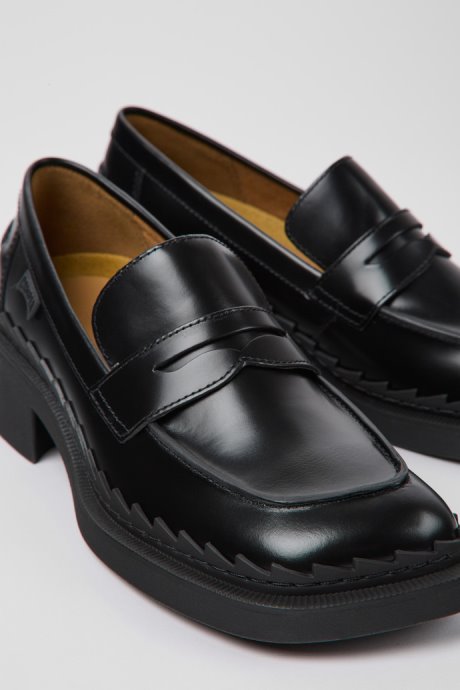 Camper Design Taylor Black Leather Loafers For Women