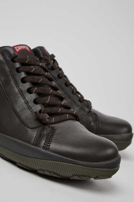 Design Peu Pista Gore-Tex Brown Leather Shoes For Men Camper