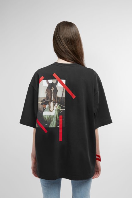 Exclusive Camper T-Shirt Black T-Shirt With Horse Print At Back